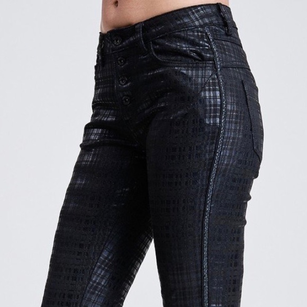 MID-RISE LIGHTWEIGHT BLACK PLAID JEANS - Picture 13 of 16
